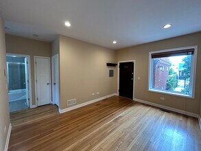 2734 N Campbell Ave in Chicago, IL - Building Photo - Building Photo