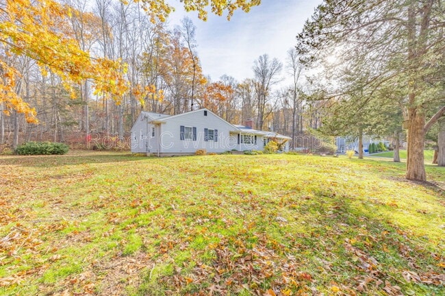 43 Evergreen Rd in Northford, CT - Building Photo - Building Photo