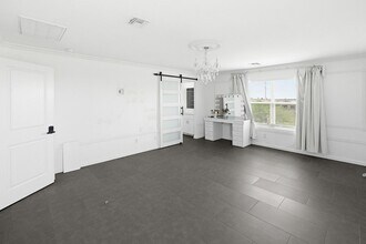 6815 W Encinas Ln in Phoenix, AZ - Building Photo - Building Photo