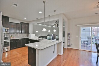 21112 Sugarview Dr in Ashburn, VA - Building Photo - Building Photo