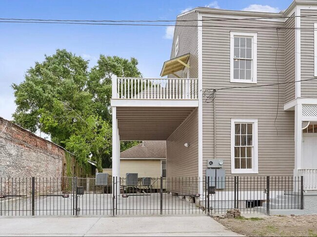 1843 Baronne St in New Orleans, LA - Building Photo - Building Photo
