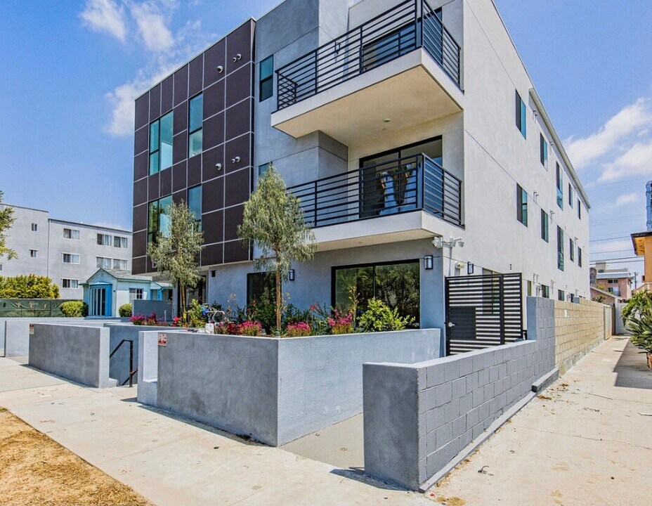 1540 S Hayworth Ave in Los Angeles, CA - Foto de edificio