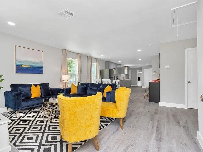 property at 3413 Mt Pleasant St