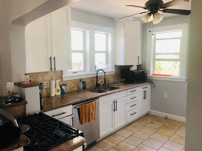 109 18th Ave S, Unit 5 in St. Petersburg, FL - Building Photo - Building Photo