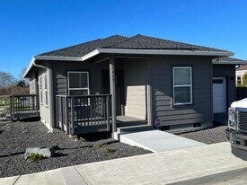 1257 Q St in Arcata, CA - Building Photo