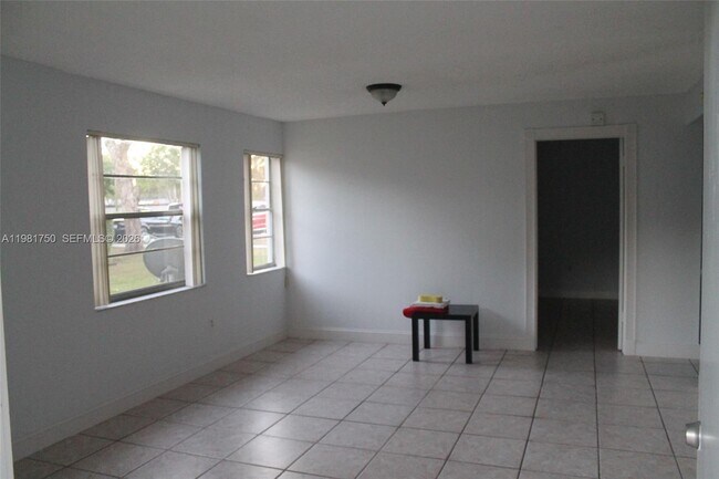 6851 SW 129th Ave in Miami, FL - Building Photo - Building Photo