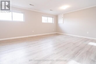 15 Old Oxford Rd in St Catharines, ON - Building Photo - Building Photo