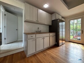 104 Comstock Hill Ave in Norwalk, CT - Building Photo - Building Photo