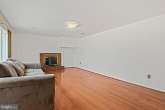 6713 Old Chesterbrook Rd in McLean, VA - Building Photo - Building Photo