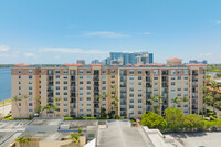 Flagler Pointe in West Palm Beach, FL - Foto de edificio - Building Photo