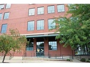 Bottleworks Loft Condos in Cedar Rapids, IA - Building Photo - Building Photo