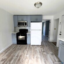 97 Gridley St in Bristol, CT - Building Photo - Building Photo