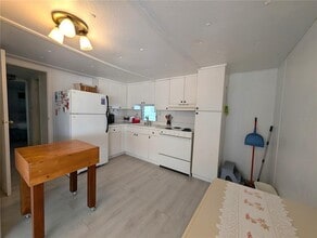 1702 Olympia Fields St in Sarasota, FL - Building Photo - Building Photo