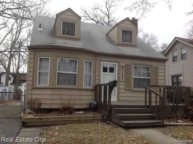 property at 1127 Hoffman Ave