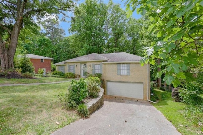 property at 3211 Flamingo Dr