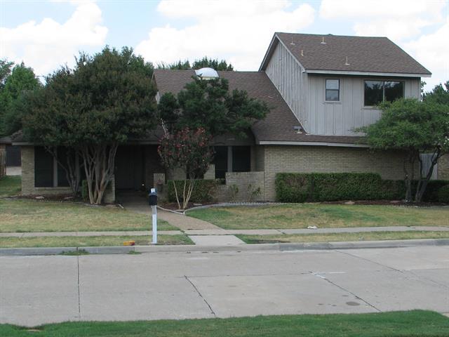 2377 Claridge Cir in Plano, TX - Foto de edificio