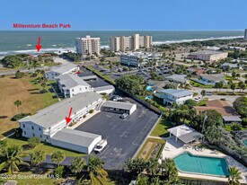 2186 Jimmy Buffett Mem Hwy in Indian Harbour Beach, FL - Building Photo