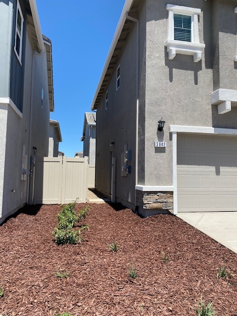 3842 Bridgemeadow Way in Sacramento, CA - Foto de edificio - Building Photo