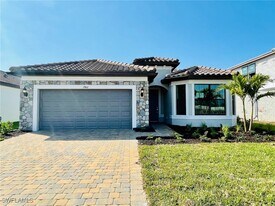 1962 Tripletail Ln in Naples, FL - Building Photo
