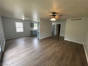 683 OH-305 in Warren, OH - Building Photo - Building Photo