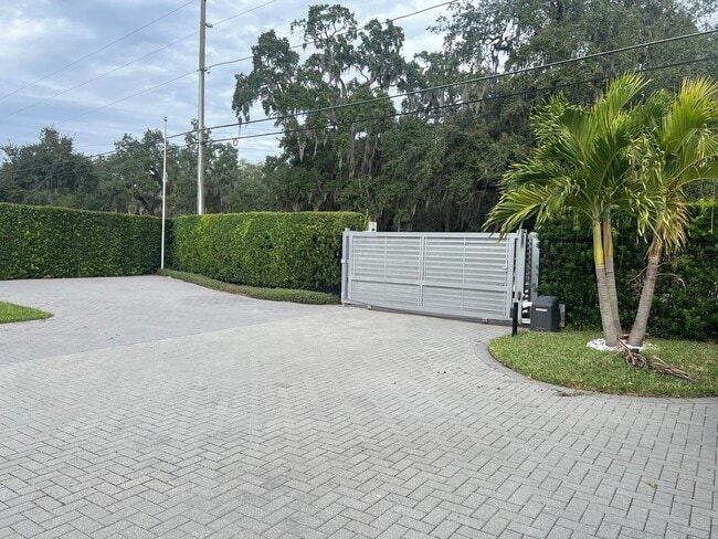 7210 Seminole Dr in Belle Isle, FL - Building Photo - Building Photo