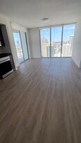 46 SW 1st St, Unit 44th in Miami, FL - Building Photo
