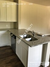 460 Pecan Hollow St in Ennis, TX - Building Photo - Building Photo