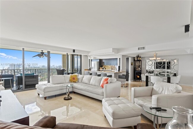 1901 N Ocean Blvd in Fort Lauderdale, FL - Foto de edificio - Building Photo