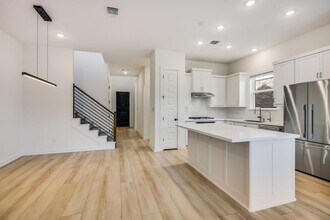 253 Darley Oak Dr in Dripping Springs, TX - Building Photo - Building Photo