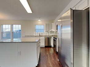 3525 Firethorn Drive in Whitestown, IN - Foto de edificio - Building Photo