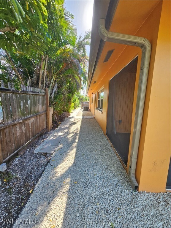 property at 103 Tahiti St