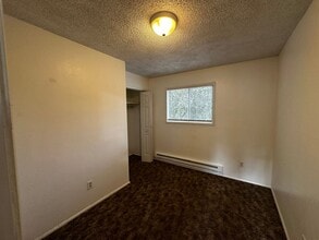 115 SE Mosher Ave in Roseburg, OR - Building Photo - Building Photo