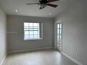 2831 N Oakland Forest Dr in Oakland Park, FL - Building Photo - Building Photo