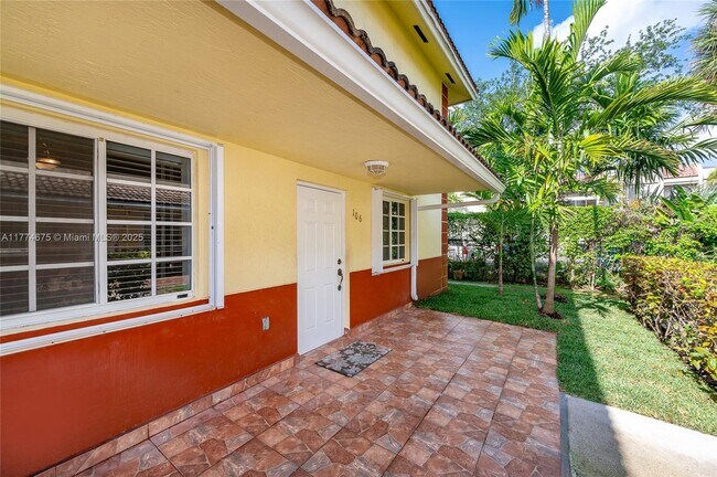 6768 NW 182nd St in Hialeah, FL - Building Photo - Building Photo