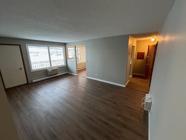 443-443 Lorne St N in Regina, SK - Building Photo - Building Photo