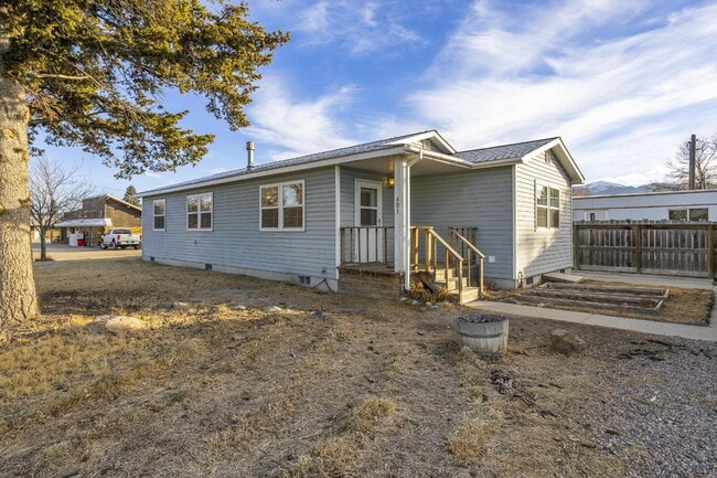 401 S Main St in Twin Bridges, MT - Building Photo - Building Photo