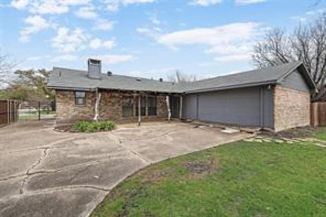 3905 Lynnwood Dr in Rowlett, TX - Building Photo - Building Photo