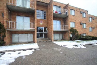 Tamara Lee Apartments in Cincinnati, OH - Building Photo - Building Photo