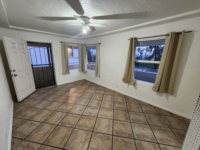 2274 Kearney Ave in San Diego, CA - Building Photo - Building Photo