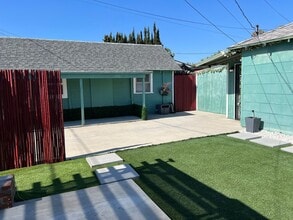 739 1/2 N Philadelphia St in Anaheim, CA - Building Photo - Building Photo