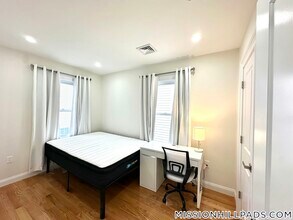 11 Burrell St in Boston, MA - Building Photo - Building Photo