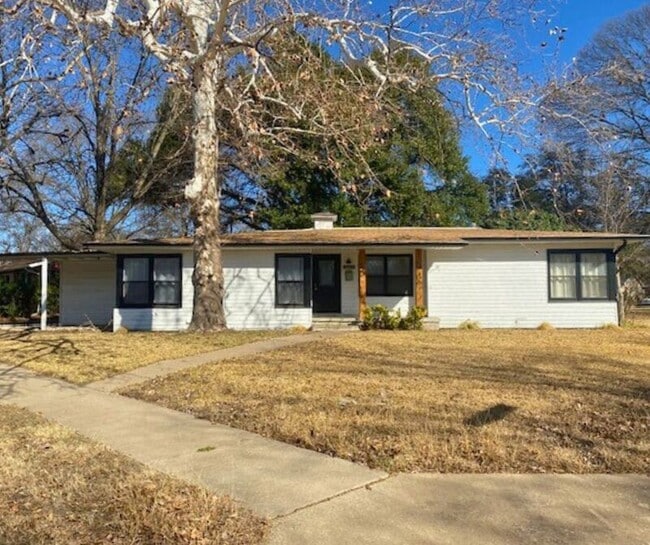 property at 3601 E Brookview Dr