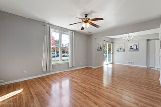 1093 Symphony Dr in Aurora, IL - Building Photo - Building Photo