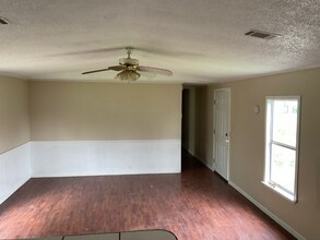 208 Forest Creek Ln in Bruceville, TX - Building Photo - Building Photo