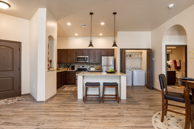 The Vue Apartments in Las Cruces, NM - Building Photo - Building Photo