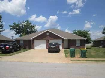 property at 805 Meadowlands Dr