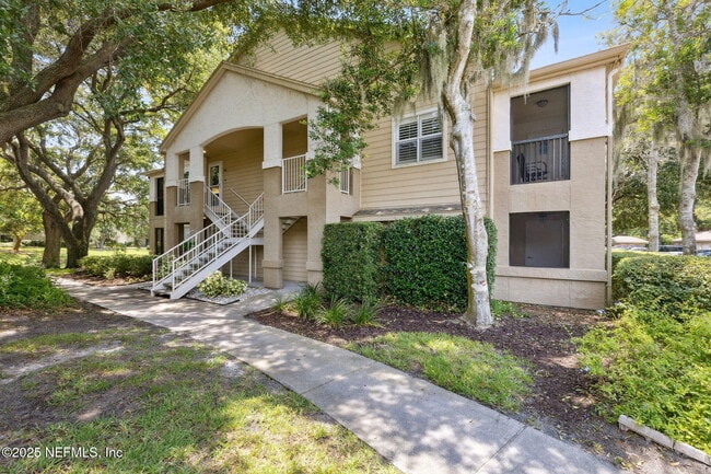 property at 9 Arbor Club Dr