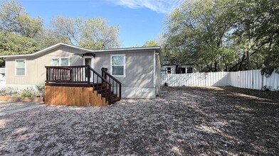 1430 W Howard Ln in Austin, TX - Foto de edificio - Building Photo