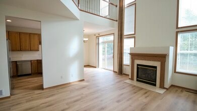 15250 Florist Cir, Unit 15250 in Apple Valley, MN - Building Photo - Building Photo