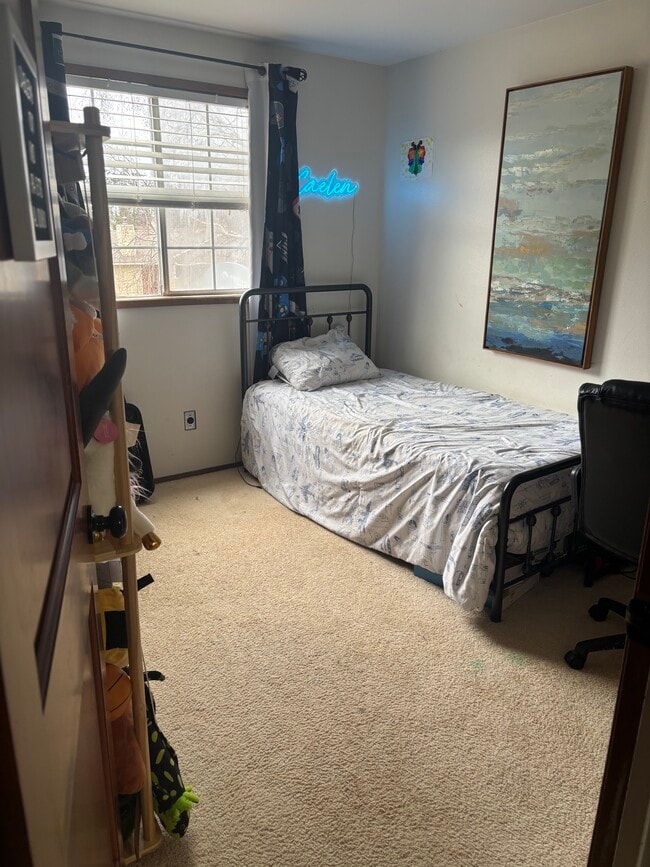 520 NW Lateen St in Oak Harbor, WA - Foto de edificio - Building Photo